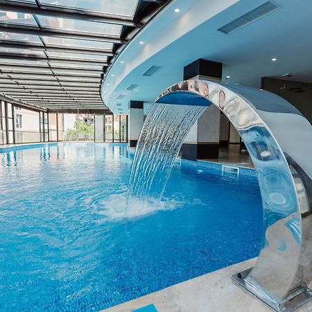 Hotel Navi 巴统 外观 照片