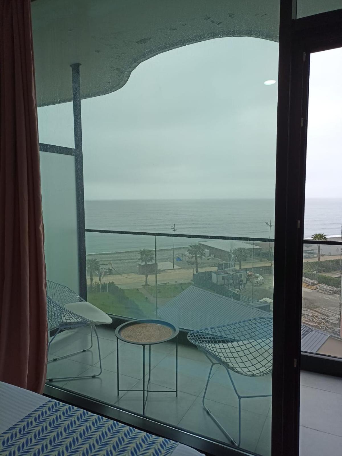 Hotel Navi 巴统 外观 照片
