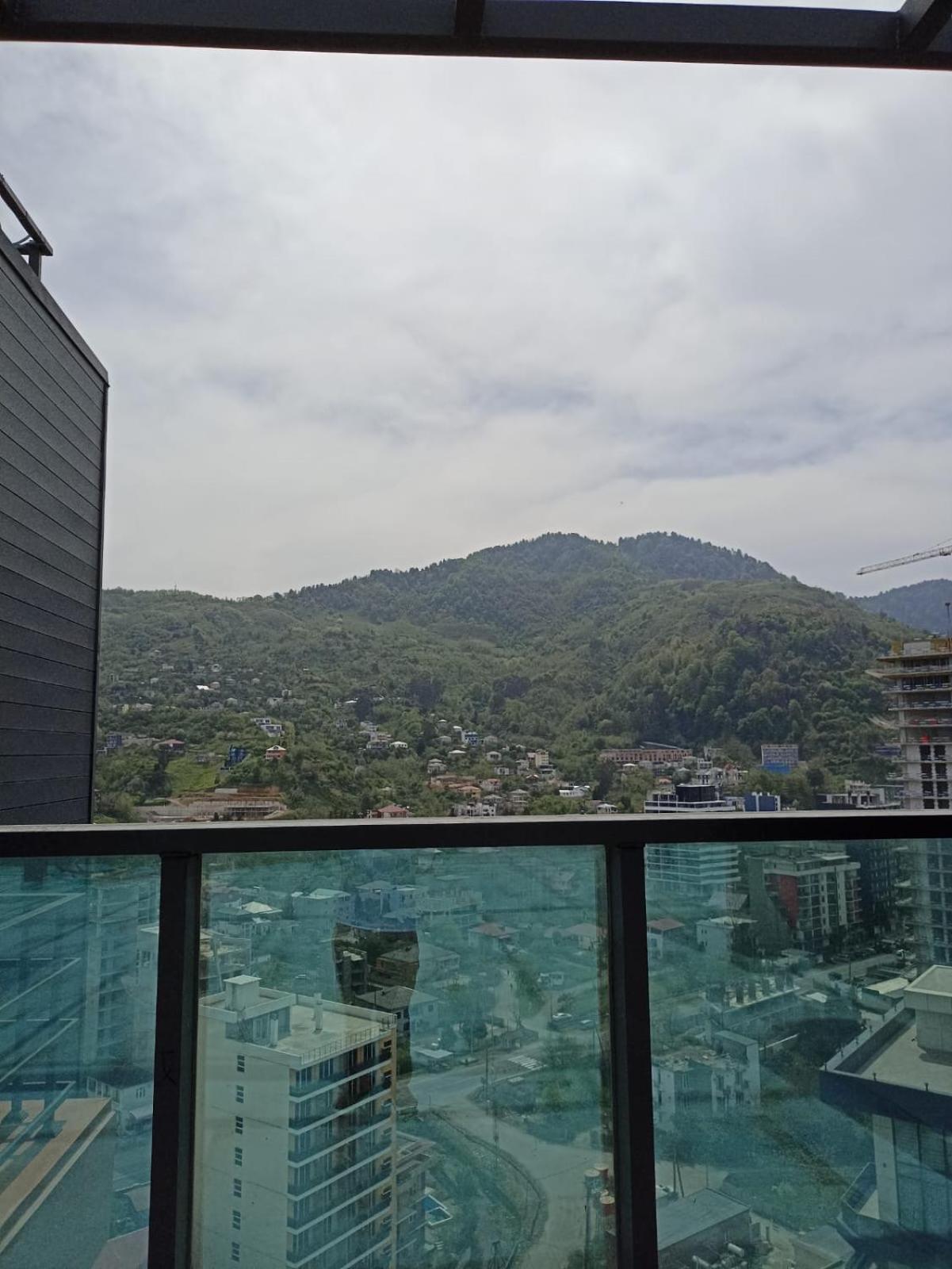 Hotel Navi 巴统 外观 照片