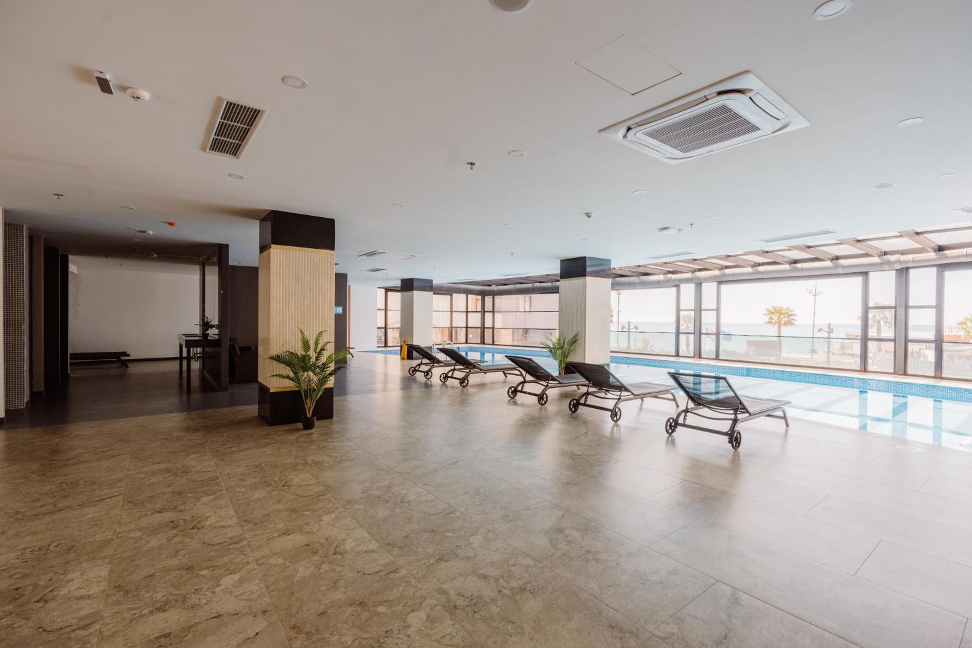 Hotel Navi 巴统 外观 照片