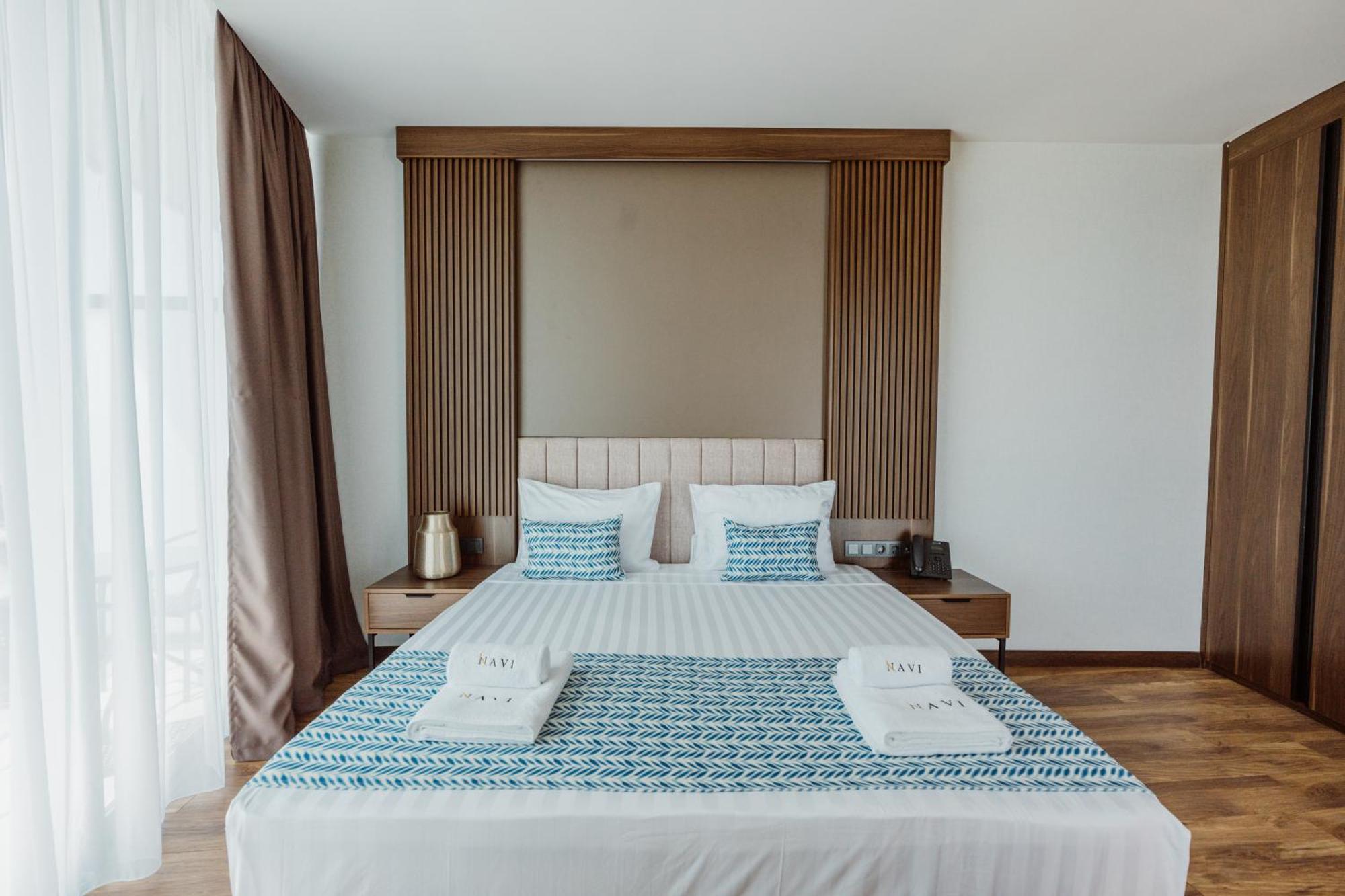 Hotel Navi 巴统 外观 照片
