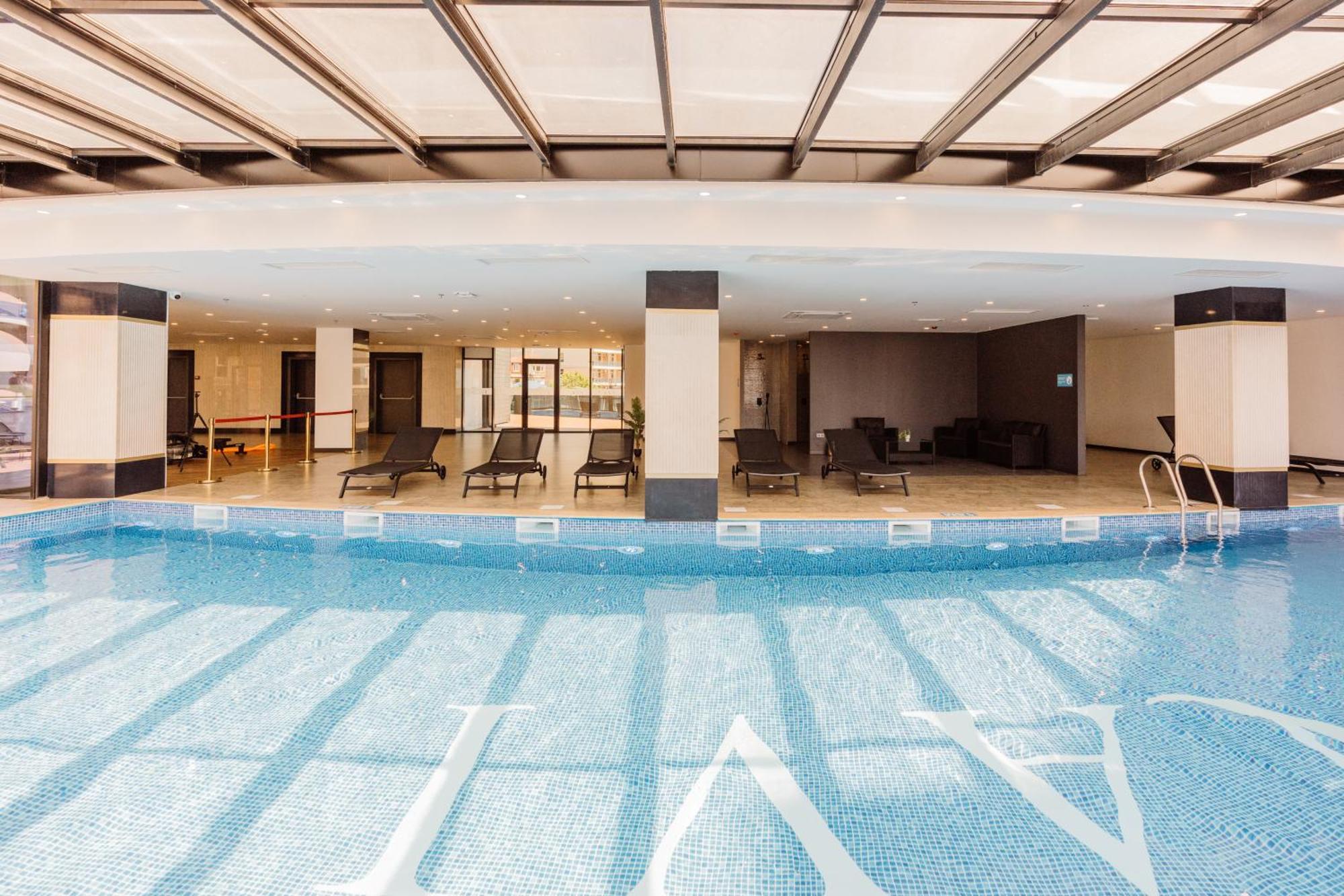 Hotel Navi 巴统 外观 照片