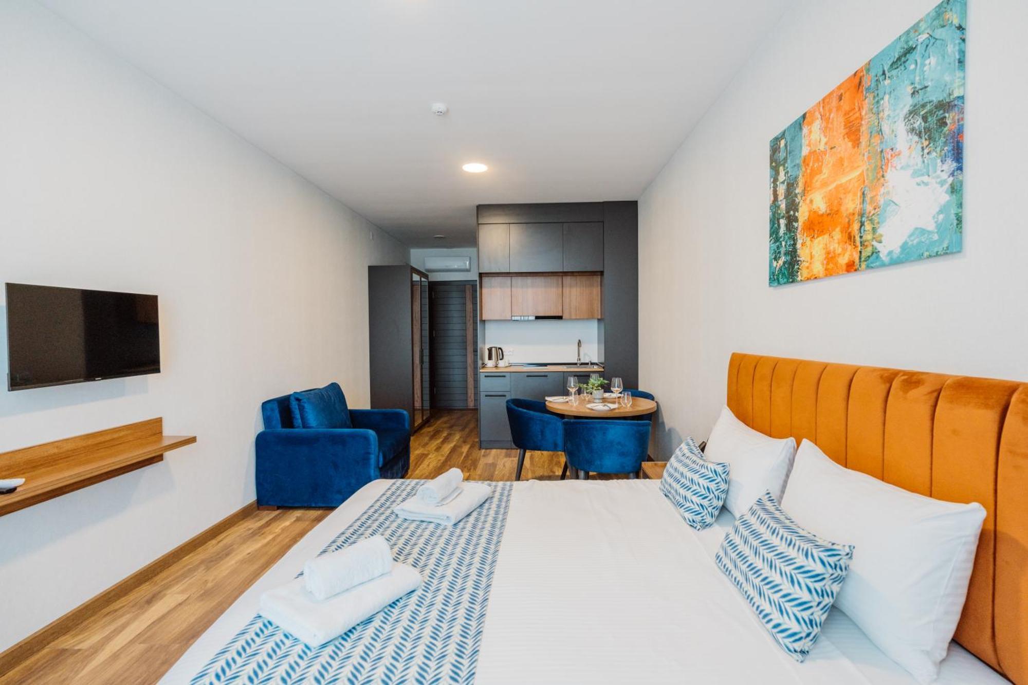 Hotel Navi 巴统 外观 照片